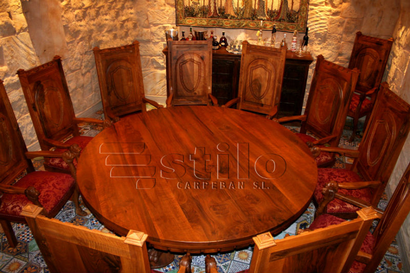 Mesa  y butacas para bodega realizadas en madera maciza de nogal del pas.  Carpintera Ebanistera Carpeban, somos ebanistas en Salamanca.